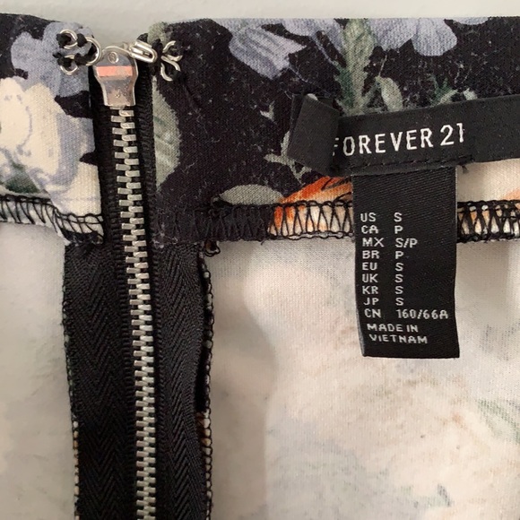 Skirt - Picture 2 of 2